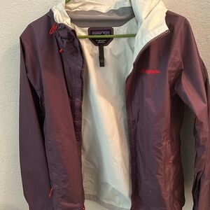Women’s Patagonia Torrentshell rain jacket